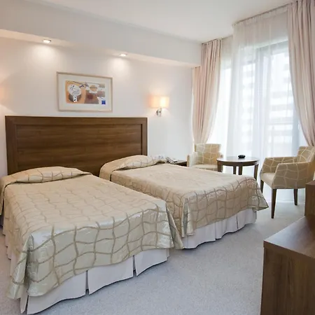 Отель Hotel Burgas 4*