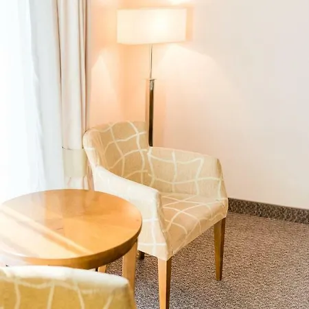 Отель Hotel Burgas 4*